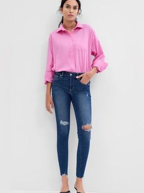 GAP Jeans True Skinny Size 28 slight distressing New